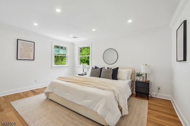 34 Clark St, Summit City, NJ 07901