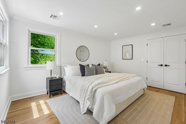 34 Clark St, Summit City, NJ 07901