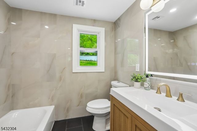 34 Clark St, Summit City, NJ 07901
