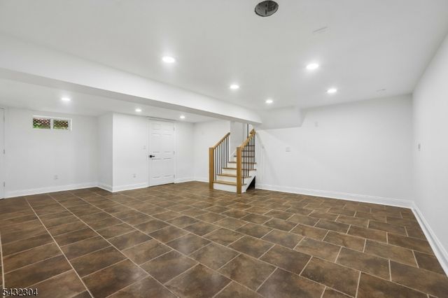 34 Clark St, Summit City, NJ 07901