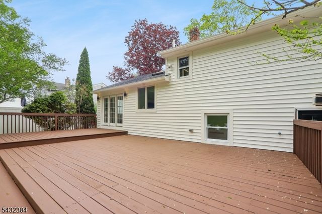 34 Clark St, Summit City, NJ 07901