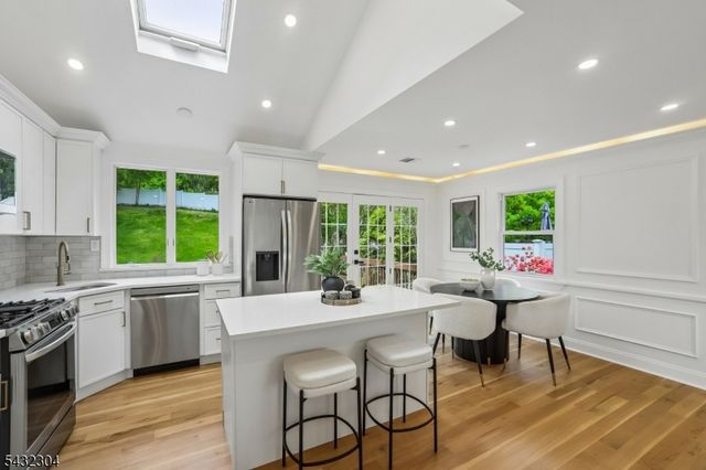 34 Clark St, Summit City, NJ 07901
