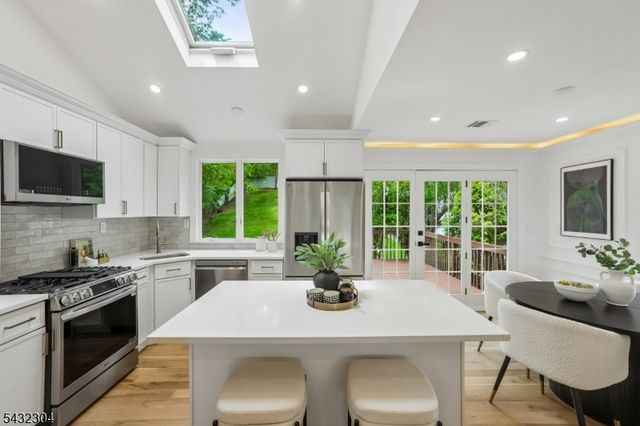 34 Clark St, Summit City, NJ 07901