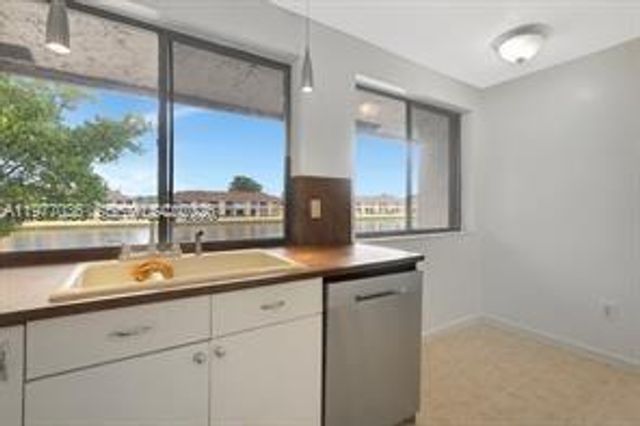 615 NW 210th St 201-25, Miami Gardens, FL 33169