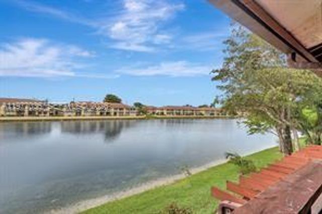 615 NW 210th St 201-25, Miami Gardens, FL 33169