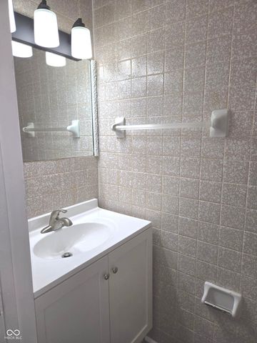 2731 S Kenmore Road, Indianapolis, IN 46203