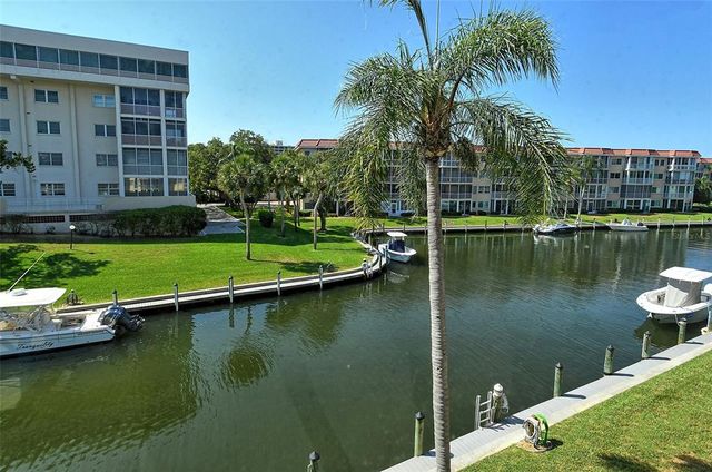 1300 N PORTOFINO DRIVE 305, Sarasota, FL 34242