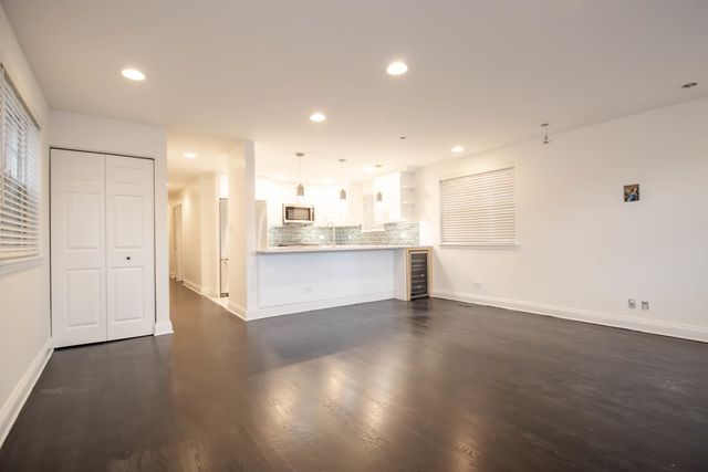 1471 N LARRABEE Street A, Chicago, IL 60610
