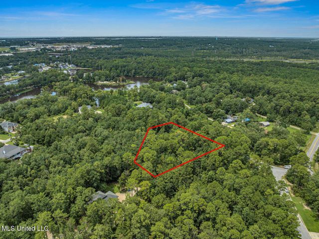 Woodlands Drive, Biloxi, MS 39532