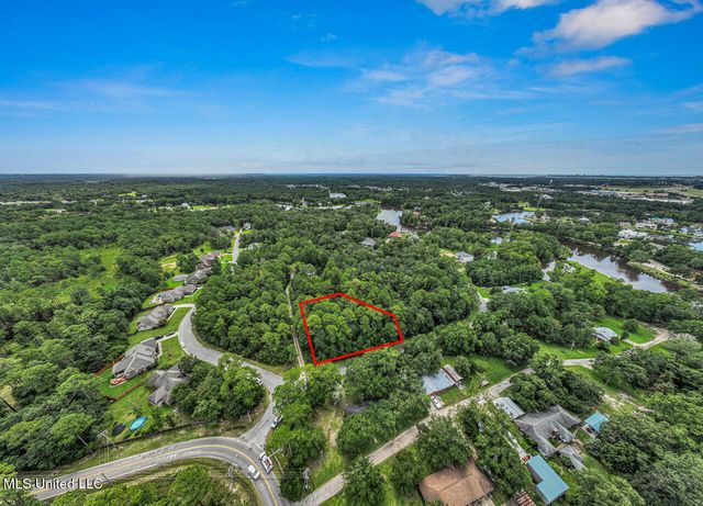 Woodlands Drive, Biloxi, MS 39532