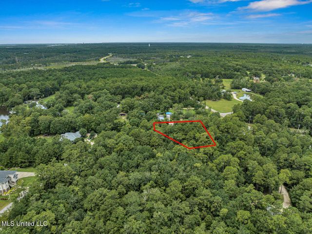 Woodlands Drive, Biloxi, MS 39532