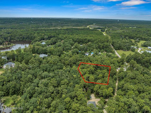 Woodlands Drive, Biloxi, MS 39532