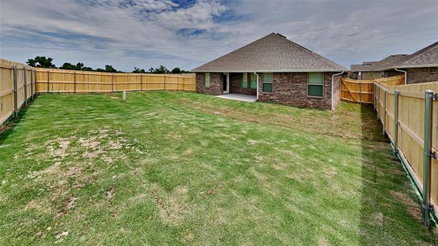 12800 Elba Drive, Yukon, OK 73099