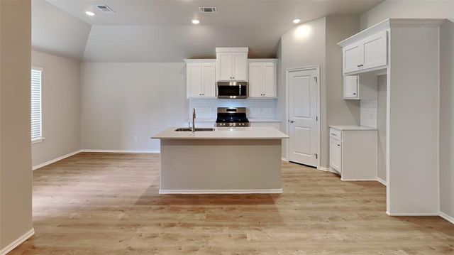 12800 Elba Drive, Yukon, OK 73099