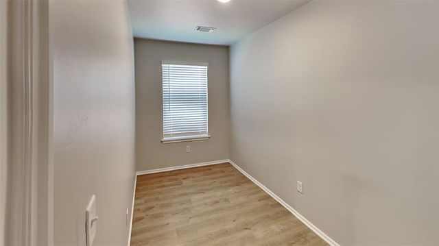12800 Elba Drive, Yukon, OK 73099