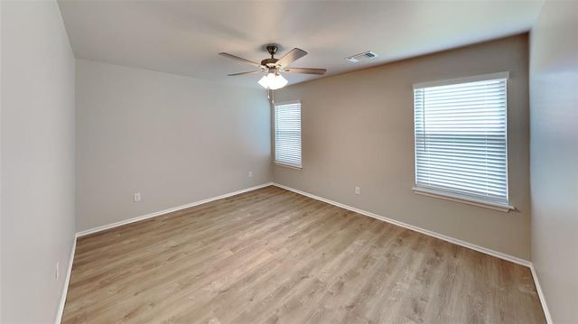 12800 Elba Drive, Yukon, OK 73099