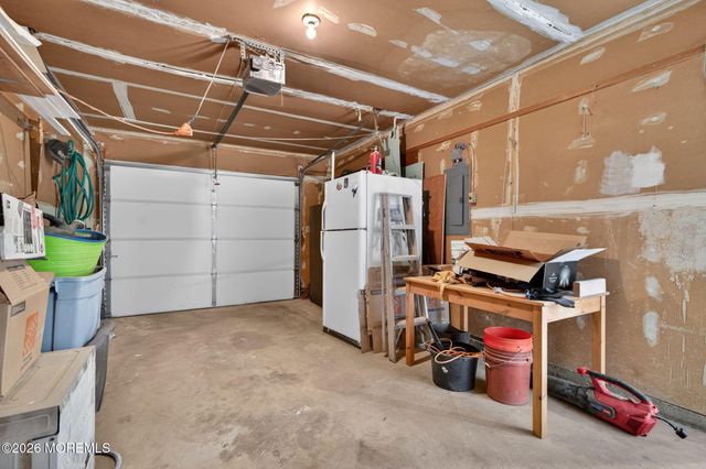 452 Portsmouth Drive B, Lakewood, NJ 08701