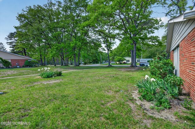 452 Portsmouth Drive B, Lakewood, NJ 08701