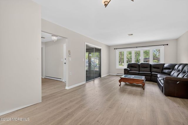 452 Portsmouth Drive B, Lakewood, NJ 08701