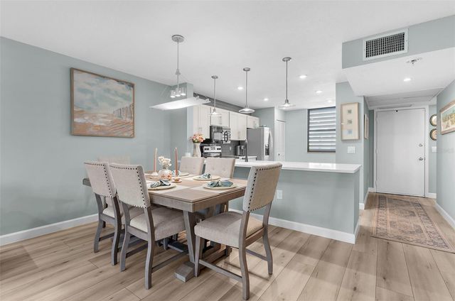 519 LAKESIDE DRIVE 519, Bradenton, FL 34210