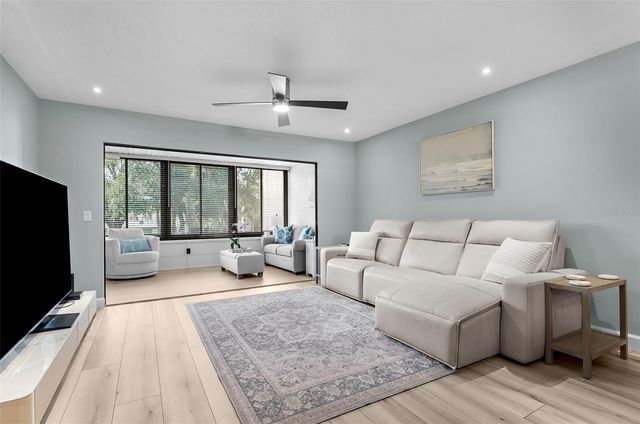 519 LAKESIDE DRIVE 519, Bradenton, FL 34210