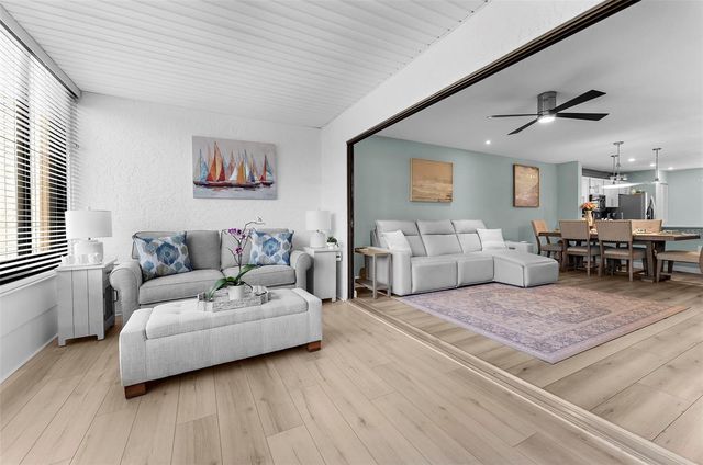 519 LAKESIDE DRIVE 519, Bradenton, FL 34210