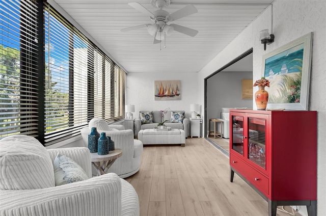 519 LAKESIDE DRIVE 519, Bradenton, FL 34210