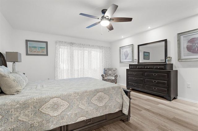 519 LAKESIDE DRIVE 519, Bradenton, FL 34210