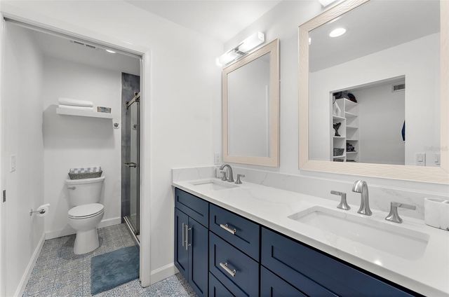 519 LAKESIDE DRIVE 519, Bradenton, FL 34210
