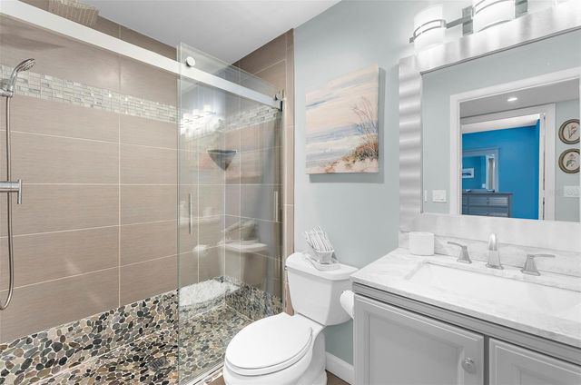 519 LAKESIDE DRIVE 519, Bradenton, FL 34210