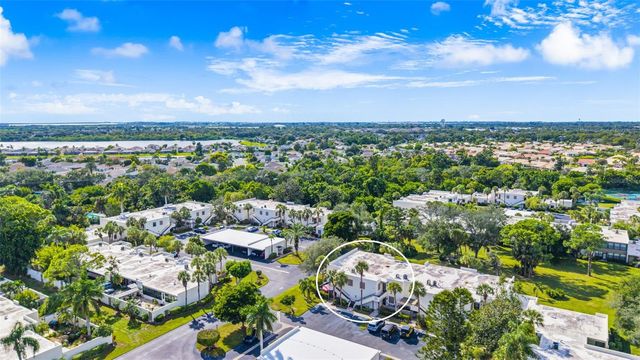 519 LAKESIDE DRIVE 519, Bradenton, FL 34210