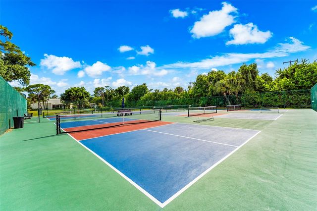 519 LAKESIDE DRIVE 519, Bradenton, FL 34210