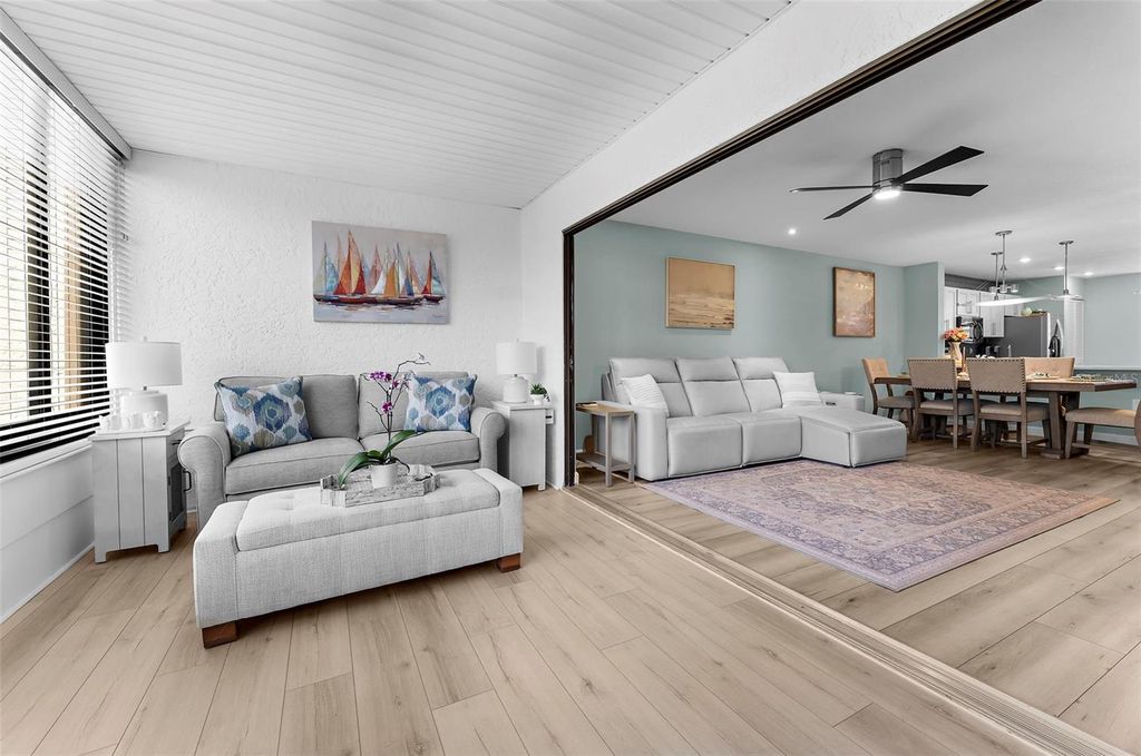 Image 15 of property listing at 519 LAKESIDE DRIVE 519, Bradenton, FL 34210