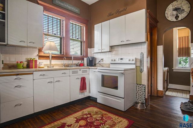 401 Linn St Street, Yankton, SD 57078