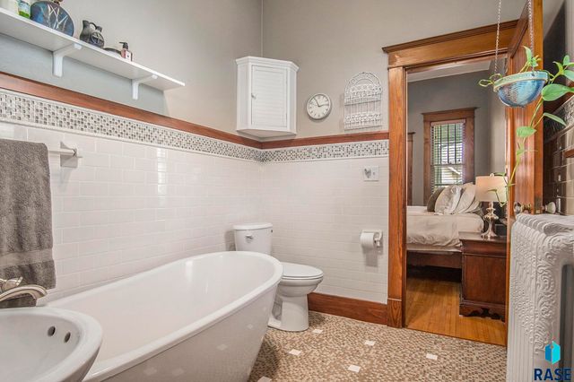 401 Linn St Street, Yankton, SD 57078