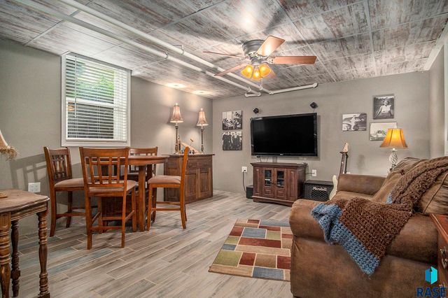 401 Linn St Street, Yankton, SD 57078