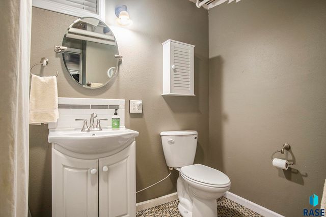 401 Linn St Street, Yankton, SD 57078