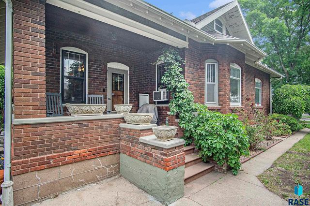 401 Linn St Street, Yankton, SD 57078