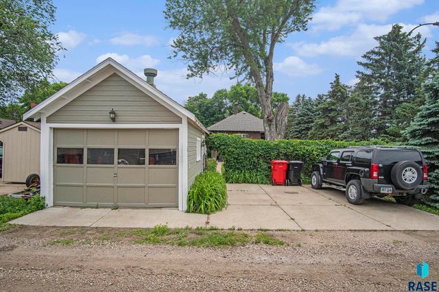401 Linn St Street, Yankton, SD 57078