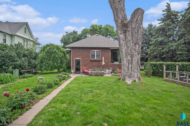 401 Linn St Street, Yankton, SD 57078