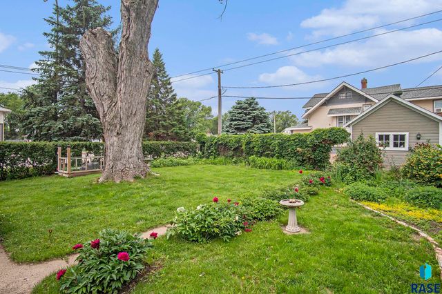 401 Linn St Street, Yankton, SD 57078