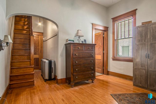 401 Linn St Street, Yankton, SD 57078