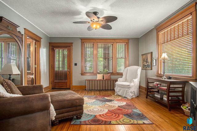 401 Linn St Street, Yankton, SD 57078