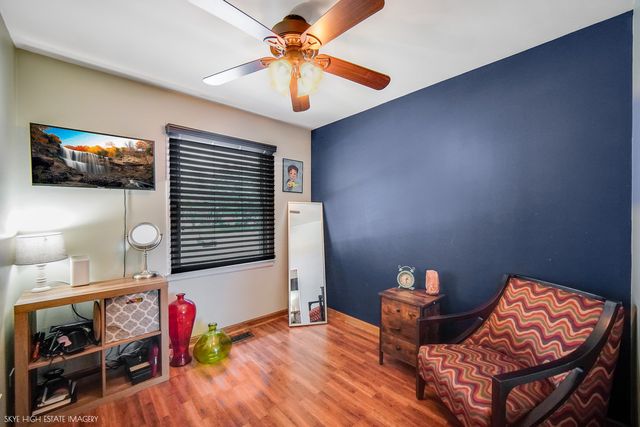 2905 EDGEWOOD Parkway, Woodridge, IL 60517