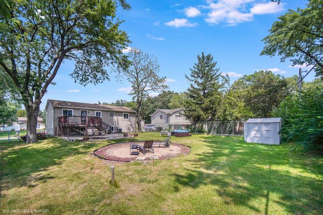 2905 EDGEWOOD Parkway, Woodridge, IL 60517