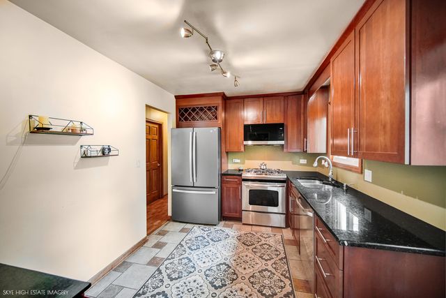 2905 EDGEWOOD Parkway, Woodridge, IL 60517
