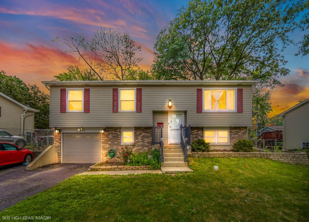 2905 EDGEWOOD Parkway, Woodridge, IL 60517