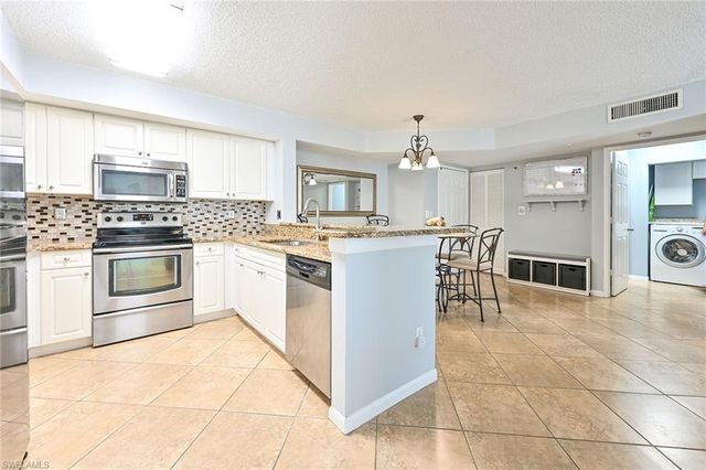 1265 Wildwood Lakes BLVD 3-103, Naples, FL 34104