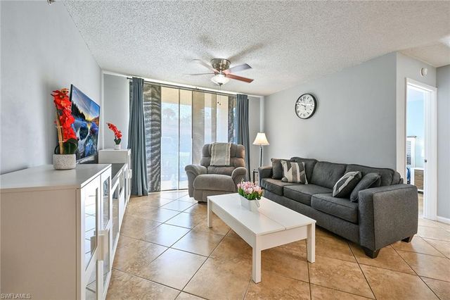 1265 Wildwood Lakes BLVD 3-103, Naples, FL 34104