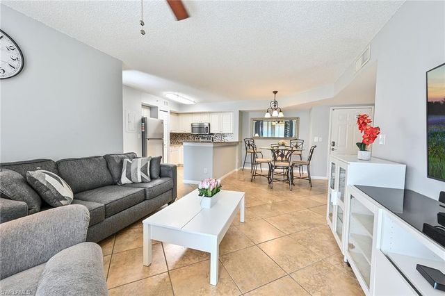 1265 Wildwood Lakes BLVD 3-103, Naples, FL 34104
